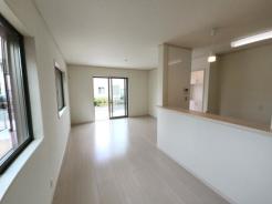 リビング　2024年8月29日撮影♪広々としたとても明るいリビングです♪