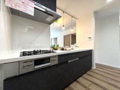 キッチン　2025年8月8日撮影♪広々としたとても明るいキッチンです♪