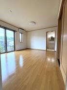 リビング　2025年10月3日撮影♪広々としたとても明るいリビングです♪