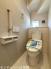 トイレ　施工例 トイレを癒しの空間と考える人は少なくありません。だからこそ、寛げる場所であってほしいと思っている人も多いでしょう。機能面でも癒しや寛ぎの空間に相応しいトイレとなっています。