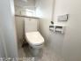 トイレ　施工例・同一仕様 トイレを癒しの空間と考える人は少なくありません。だからこそ、寛げる場所であってほしいと思っている人も多いでしょう。機能面でも癒しや寛ぎの空間に相応しいトイレとなっています。
