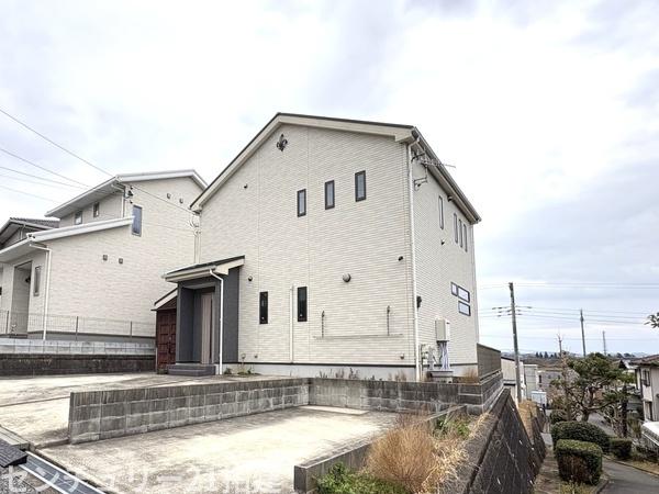 外観　暖かく・明るい陽ざしが差込むお家で家族団らんステキな時間を♪