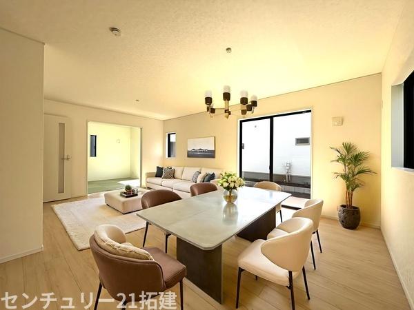リビング 施工例・大きな窓のあるリビングは、陽光あふれる明るい空間です。居心地良く、ご家族皆がゆったり寛げる憩いの空間となりそうです♪家具はCGになります。
